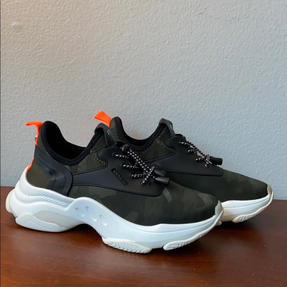 Steve Madden Myles Sneakers